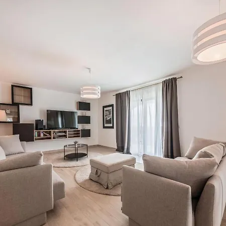 וילה Modern Villa With Swimming Pool In Kastelir