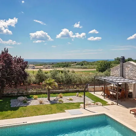 Modern Villa With Swimming Pool In Kastelir וילה *