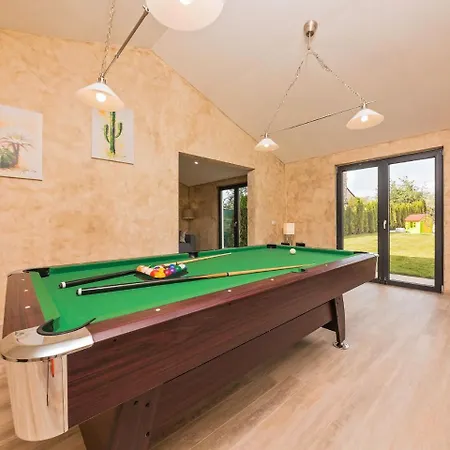 Modern Villa With Swimming Pool In Kastelir Labinci