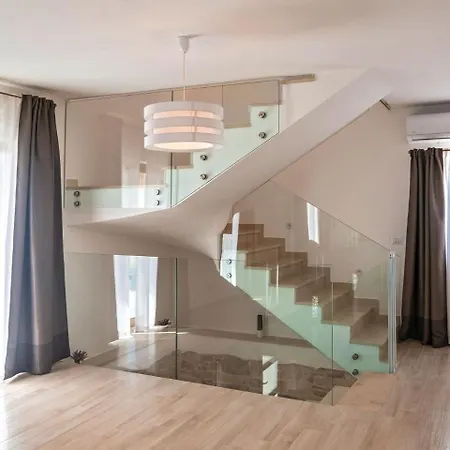 Modern Villa With Swimming Pool In Kastelir
