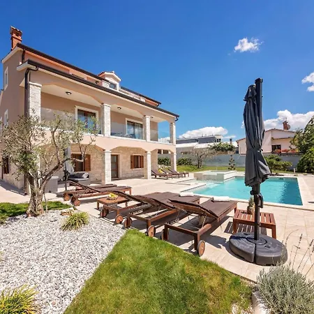 Modern Villa With Swimming Pool In Kastelir * Labinci