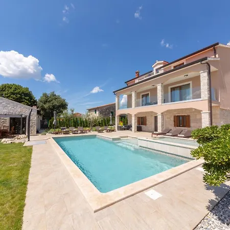 וילה Modern Villa With Swimming Pool In Kastelir *