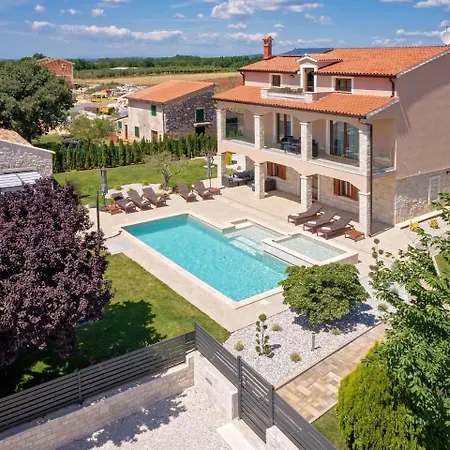 וילה Modern Villa With Swimming Pool In Kastelir
