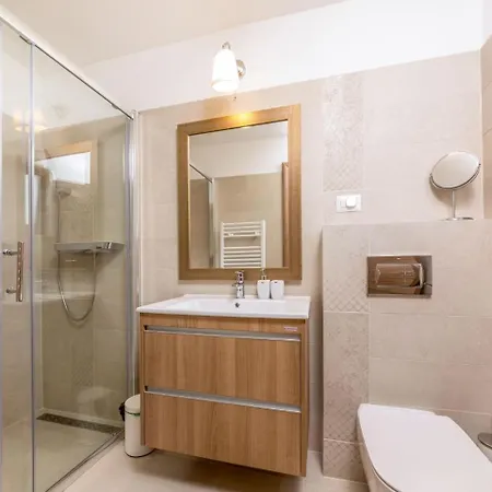 Modern Villa With Swimming Pool In Kastelir