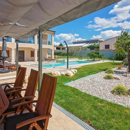 Modern Villa With Swimming Pool In Kastelir * Labinci